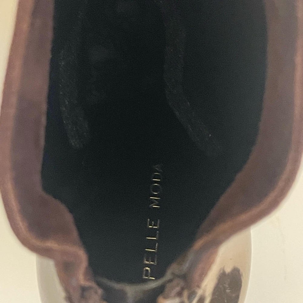 Pelle Moda Women's Elegant Brown Booties